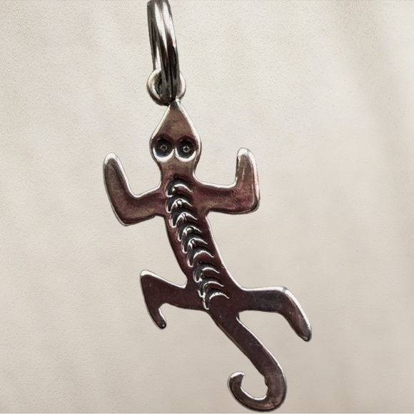 Vintage Sterling Silver Southwestern Reptile Gecko Charm Pendent - Picture 2 of 8